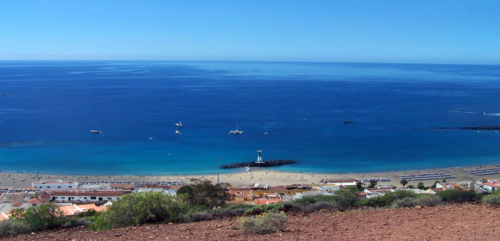 playa-de-los-cristianos-tenerife-noleggiare una roulotte a Tenerife